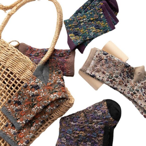 Rufia - 3D Floral Pattern Spring Autumn Mid-Calf Socks Two Colors - Picture 1 of 3